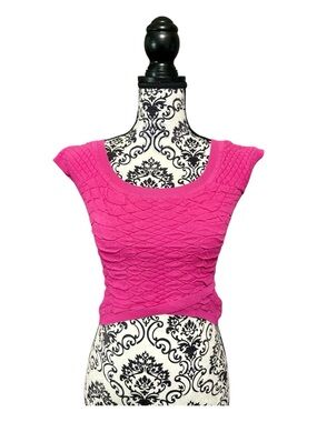 GUESS Hot Pink Snake Skin Textured Cap-Sleeve Knit Top